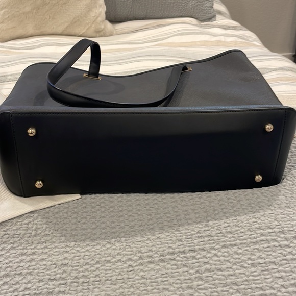 Lo & Sons Seville Shell - Picture 3 of 6